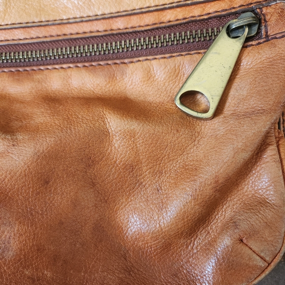 Fossil Tan Leather Crossbody Bag - Picture 9 of 16